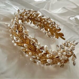 Luxury Gold Bridal Headpiece with Pearls and Crystals